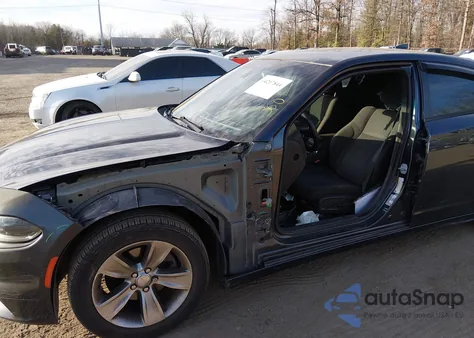 2016 Dodge Charger Sxt z USA, uszkodzony, nr VIN 2C3CDXHG1GH246674